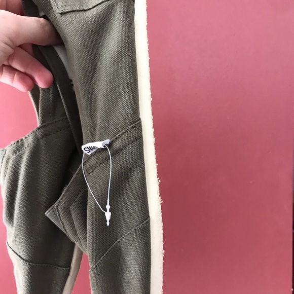 Brand New without Tags Green Canvas TOMs - Picture 6 of 8